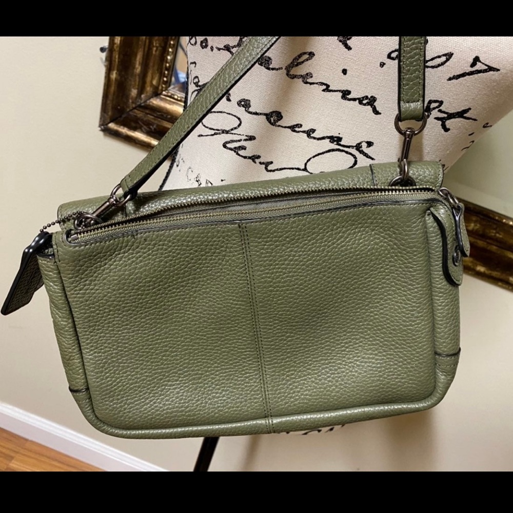 Authentic Coach Rhyder Leather Crossbody - Picture 3 of 9